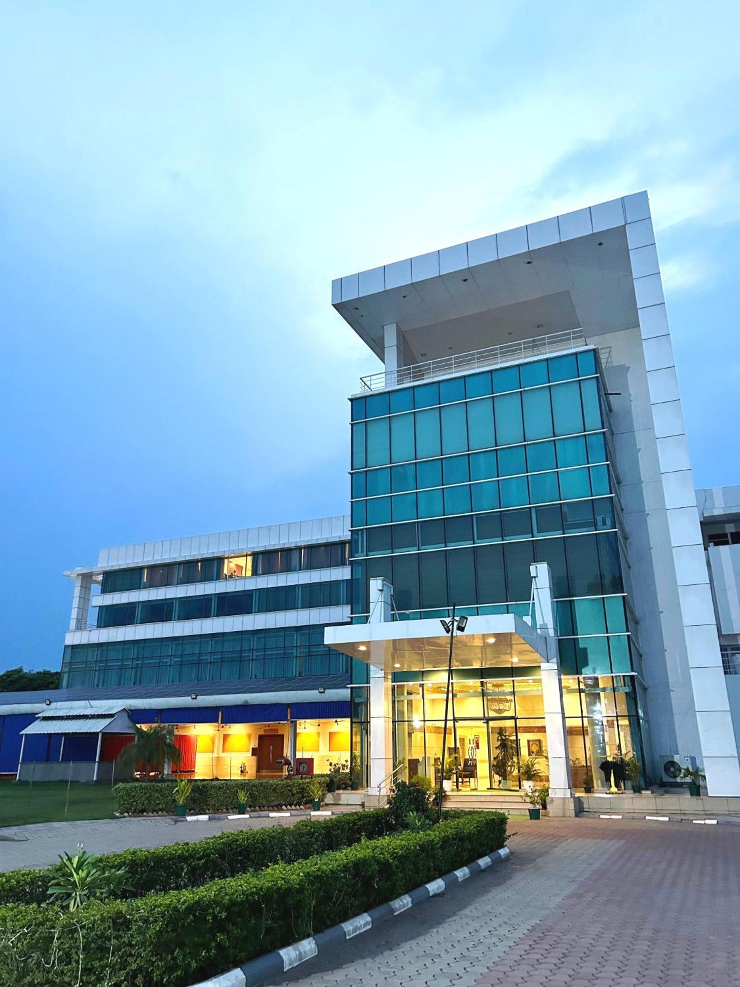 Hotel Amer Green'S Bhopal Eksteriør billede