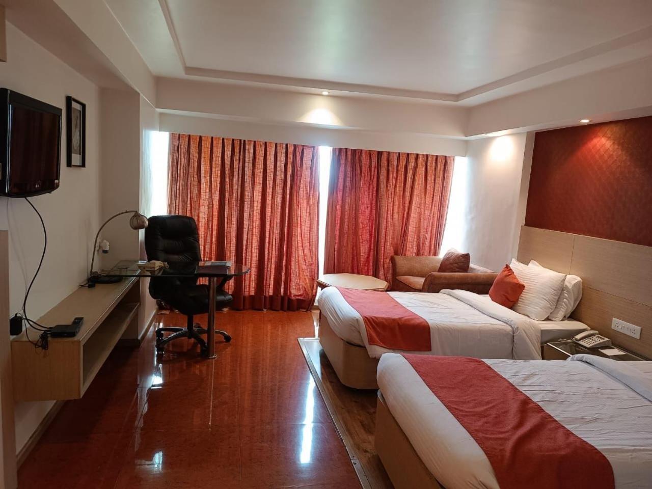 Hotel Amer Green'S Bhopal Eksteriør billede