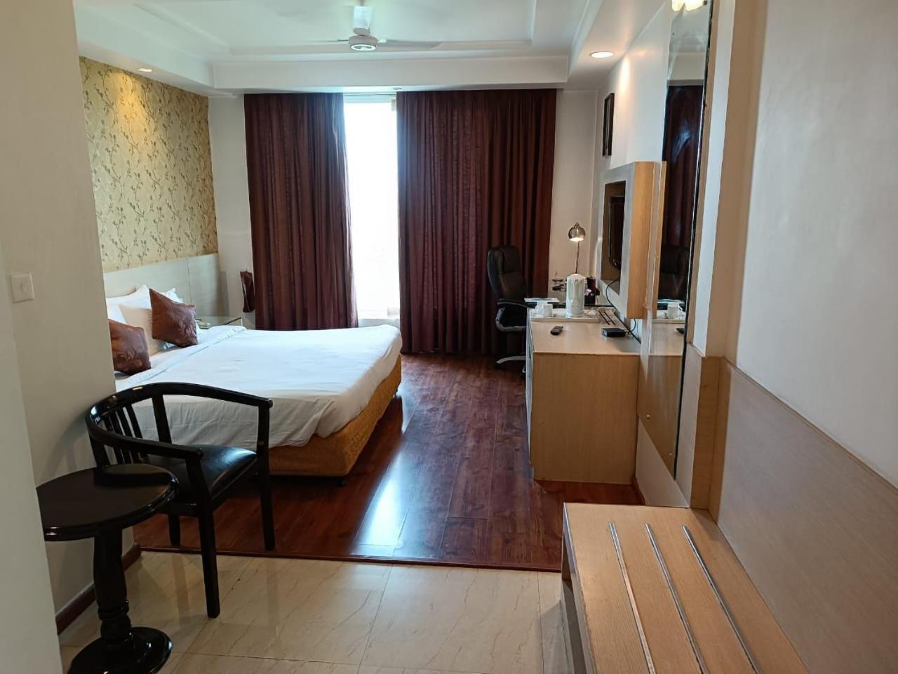 Hotel Amer Green'S Bhopal Eksteriør billede